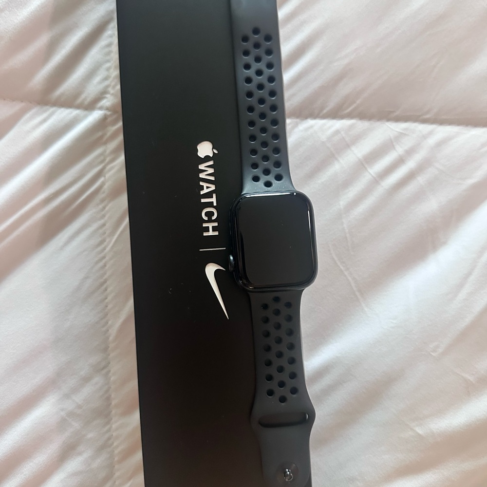 Apple Watch Nike Series 7 - 45mm